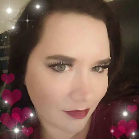 Meet your Posher, Chloe - Picture 1 of 1